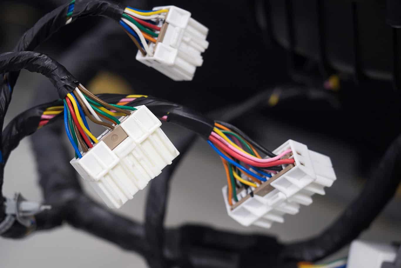 automotive wire connectors